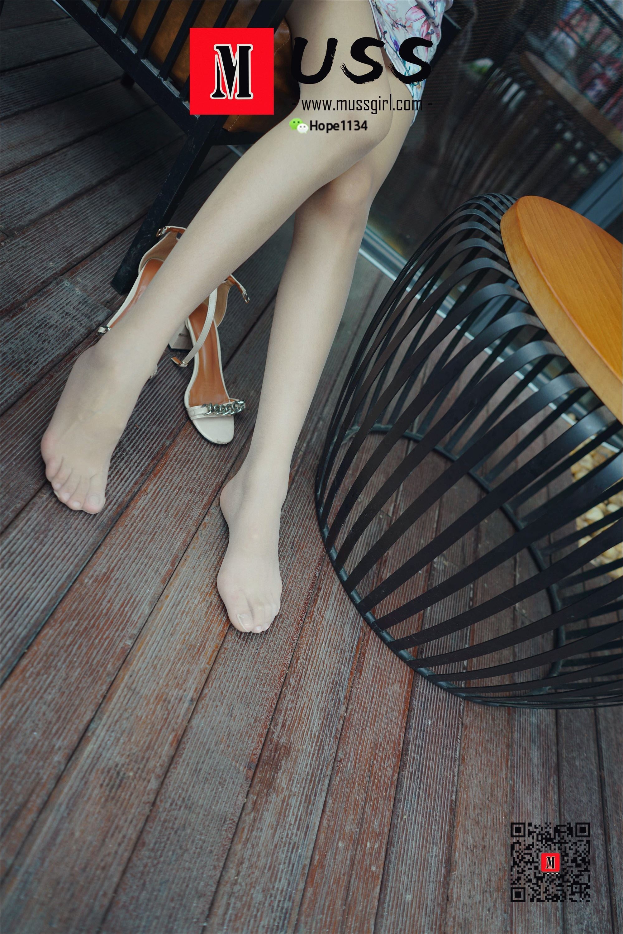 MussGirl慕丝女郎  NO.130 腿足重要还是脸重要？